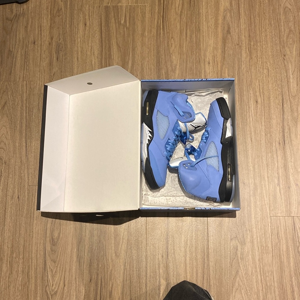 Jordan 5 University Blue
